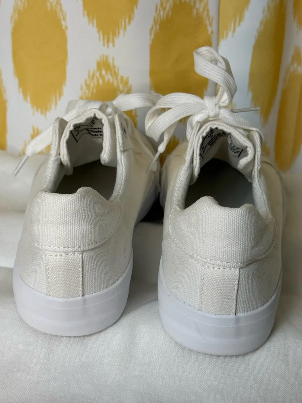 Classic White Canvas Low-Top Sneakers Size 9